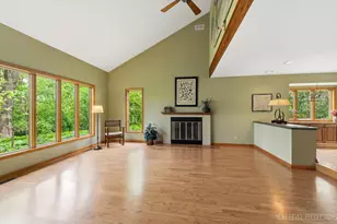 39W795 Reindeer Trail, Saint Charles, IL 60175 - Photo 4
