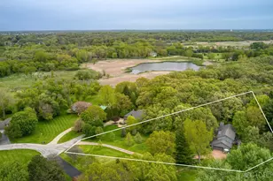 39W795 Reindeer Trail, Saint Charles, IL 60175 - Photo 2