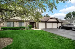 521 Cumberland Trail, Roselle, IL 60172 - Photo 4