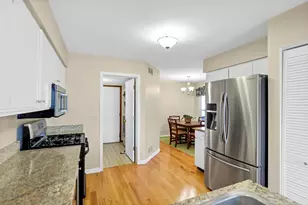697 Bent Ridge Ln, Elgin, IL 60120 - Photo 8