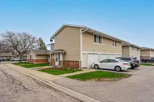 6102 Kit Carson Dr, Hanover Park, IL 60133 - Photo 4