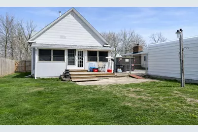 2285 W Center Street, Decatur, IL 62526 - Photo 10