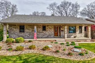 334 S Oak Ln, Streator, IL 61364 - Photo 2