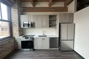 2032 N Clybourn Ave, Chicago, IL 60614 - Photo 2