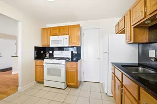 551 Cumberland Trail, Roselle, IL 60172 - Photo 4