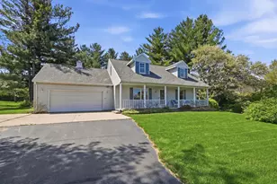 405 Mississippi Dr, Dixon, IL 61021 - Photo 2