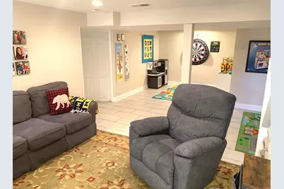 8717 Karlov Avenue, Skokie, IL 60076 - Photo 16