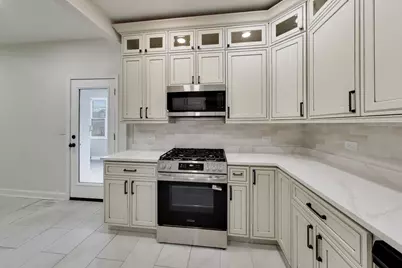 7818 S Merrill Avenue, Chicago, IL 60649 - Photo 12