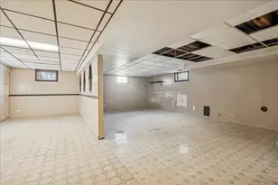 10129 WestManor Dr, Franklin Park, IL 60131 - Photo 16