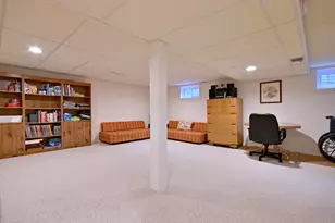 7221 Bayberry Ln, Darien, IL 60561 - Photo 34