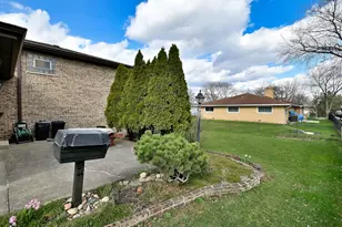 7221 Bayberry Ln, Darien, IL 60561 - Photo 40