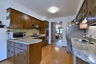 7221 Bayberry Ln, Darien, IL 60561 - Photo 14