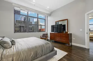 360 W Illinois St, Chicago, IL 60654 - Photo 16