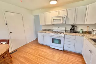 1212 Ogletree Pl, Dixon, IL 61021 - Photo 6