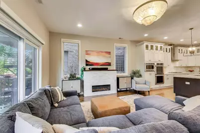 926 N Honore Street #2, Chicago, IL 60622 - Photo 2