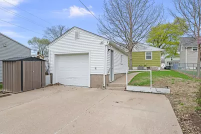 2374 33 Street, Moline, IL 51265 - Photo 6