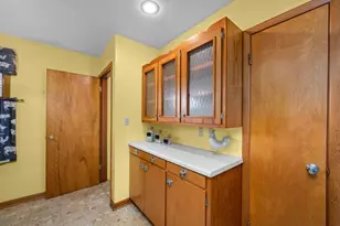2374 33 St, Moline, IL 51265 - Photo 14