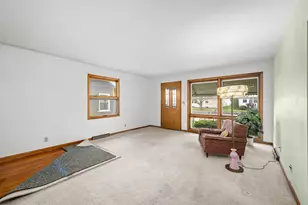 2374 33 St, Moline, IL 51265 - Photo 10