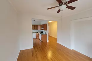 716 Clark St, Evanston, IL 60201 - Photo 2