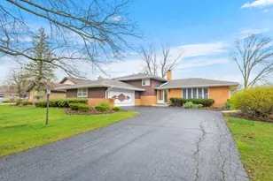 12853 S Cedar Ln, Palos Heights, IL 60463 - Photo 2