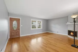 225 Wilmslow Ln, Schaumburg, IL 60194 - Photo 12