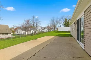 225 Wilmslow Ln, Schaumburg, IL 60194 - Photo 24