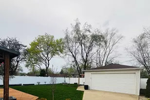 621 Hayward Ave, Streamwood, IL 60107 - Photo 18