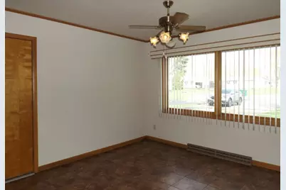 1006 Selmi Lane, Rock Falls, IL 61071 - Photo 4