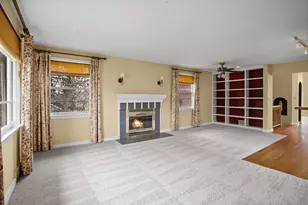 23W749 Bryn Mawr Ave, Roselle, IL 60172 - Photo 2