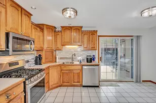 9137 Orchard Ln, Bridgeview, IL 60455 - Photo 6