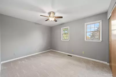 1045 Linda Lane, Lake Holiday, IL 60548 - Photo 36