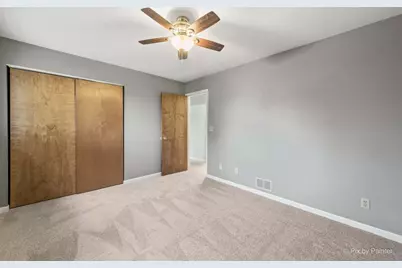 1045 Linda Lane, Lake Holiday, IL 60548 - Photo 38