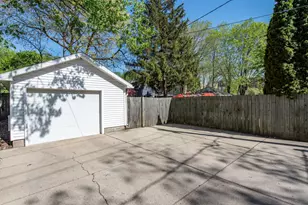 1316 N Ash St, Waukegan, IL 60085 - Photo 30