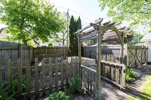 1316 N Ash St, Waukegan, IL 60085 - Photo 24