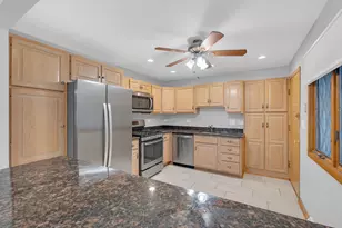 650 Patricia Ln, Des Plaines, IL 60016 - Photo 6