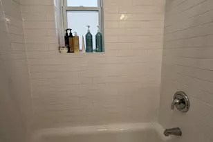 1472 W Erie St, Chicago, IL 60642 - Photo 4