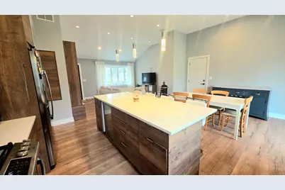 431 Springhill Drive, Roselle, IL 60172 - Photo 10