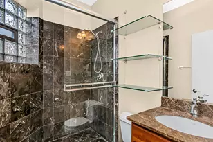 5623 N Wayne Ave, Chicago, IL 60660 - Photo 32