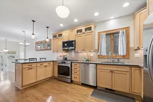 811 Clarence Ave, Oak Park, IL 60304 - Photo 10