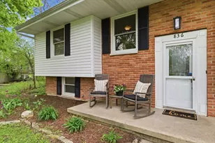836 Longmeadow Dr, Geneva, IL 60134 - Photo 2