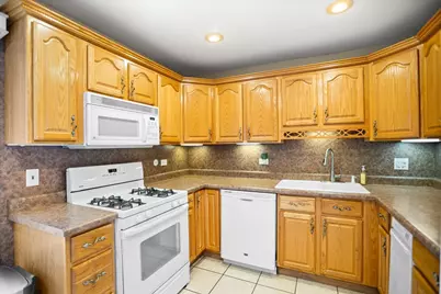 1151 W Bryn Mawr Avenue, Roselle, IL 60172 - Photo 10