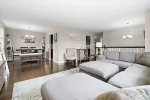 8932 S 85th Ct, Hickory Hills, IL 60457 - Photo 10