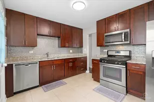 8932 S 85th Ct, Hickory Hills, IL 60457 - Photo 14