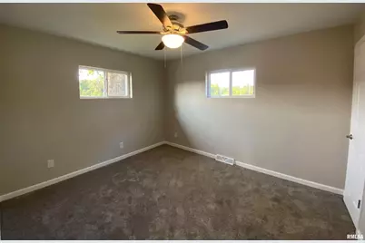 1328 Dean Street, Centralia, IL 62801 - Photo 4