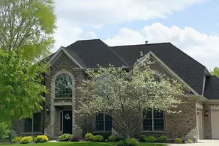 822 Waters Edge Dr, South Elgin, IL 60177 - Photo 1