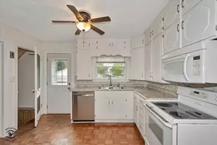 617 DeKalb Ave, Sycamore, IL 60178 - Photo 10