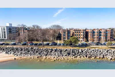 560 Sheridan Square #2, Evanston, IL 60202 - Photo 1