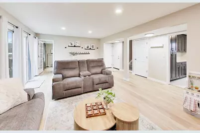 2080 Pennsbury Lane, Hanover Park, IL 60133 - Photo 18