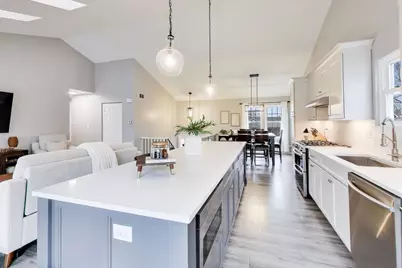 2080 Pennsbury Lane, Hanover Park, IL 60133 - Photo 4