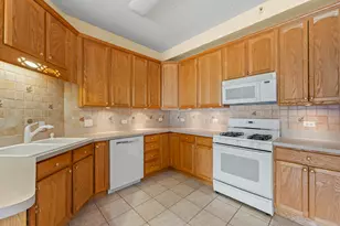 245 W Johnson St, Palatine, IL 60067 - Photo 8
